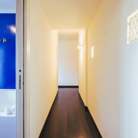 Апартаменты Elegant Penthouse With A View Of The Two Towers And Piazza Maggiore *