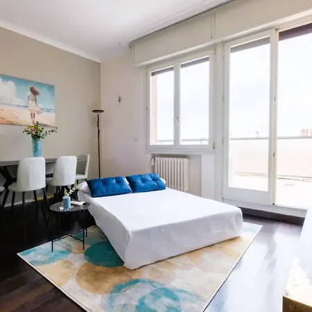 Elegant Penthouse With A View Of The Two Towers And Piazza Maggiore * 博洛尼亚