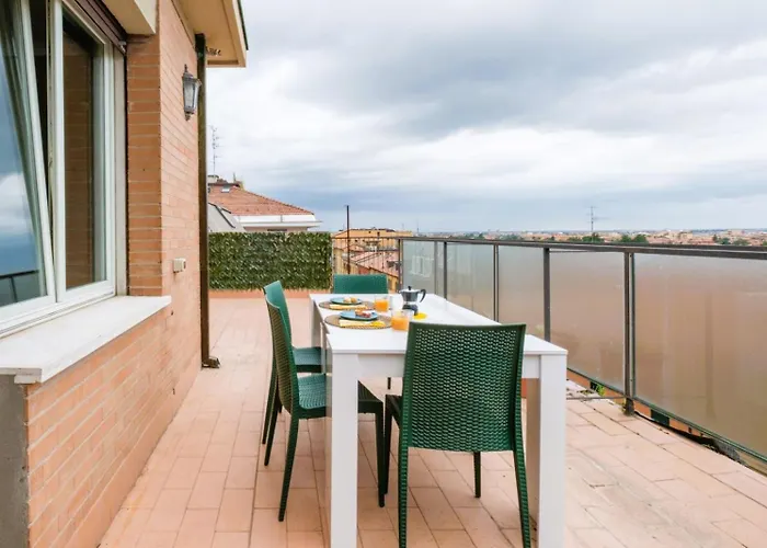 Elegant Penthouse With A View Of The Two Towers And Piazza Maggiore *