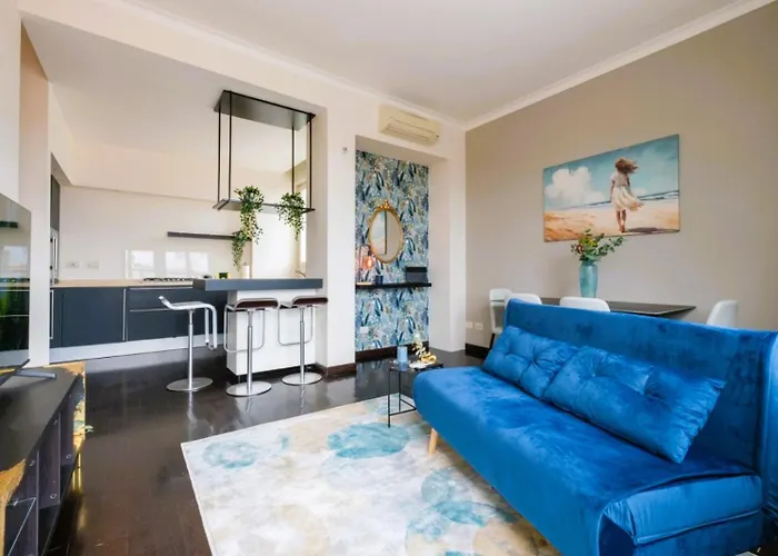 Elegant Penthouse With A View Of The Two Towers And Piazza Maggiore דירה בולוניה