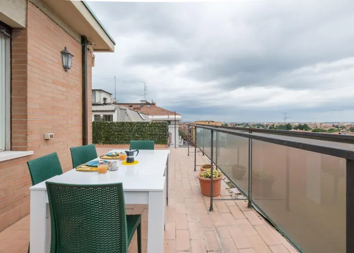 Elegant Penthouse With A View Of The Two Towers And Piazza Maggiore *