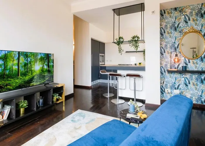Elegant Penthouse With A View Of The Two Towers And Piazza Maggiore דירה בולוניה