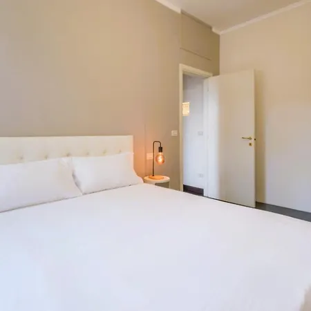 Elegant Penthouse With A View Of The Two Towers And Piazza Maggiore * Bolonia