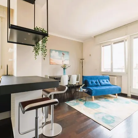 Lägenhet Elegant Penthouse With A View Of The Two Towers And Piazza Maggiore