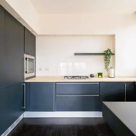 Elegant Penthouse With A View Of The Two Towers And Piazza Maggiore Lejlighed *
